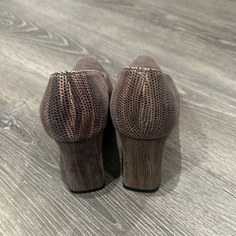 Stuart Weitzman block heel pumps size 7